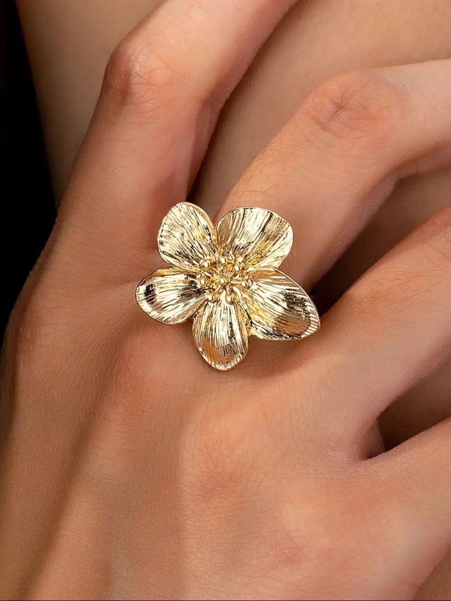 Ring with a Flower Design