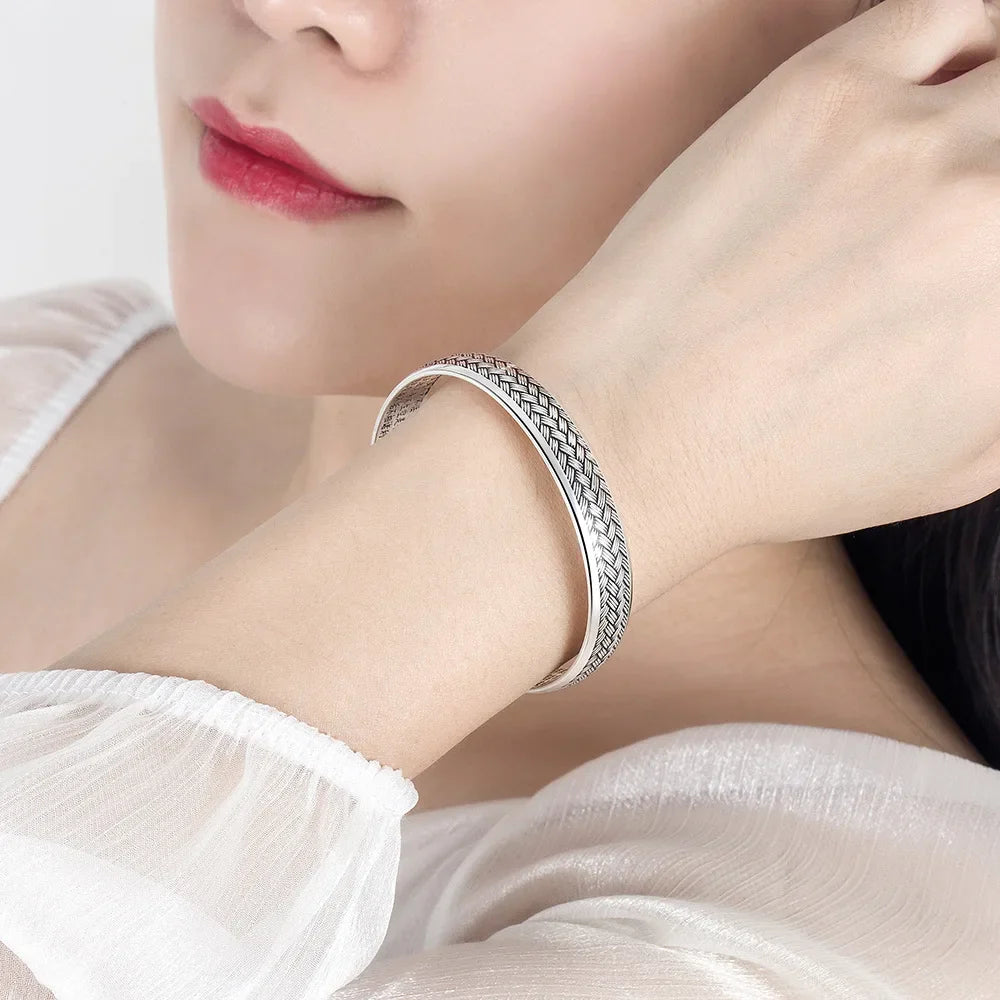 Adjustable retro